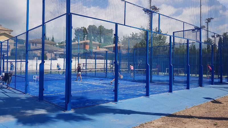 Complejo Deportivo La Salle, Padel Y Fútbol.