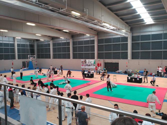 Negocio Complejo Deportivo Parla Este De Supera