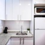 Precioso Apartamento En Granada, Con Piscina, Pista De Padel Y Parque Infantil.
